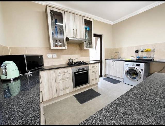 3 BEDROOM TOWNHOUSE FOR SALE IN EYE OF AFRICA